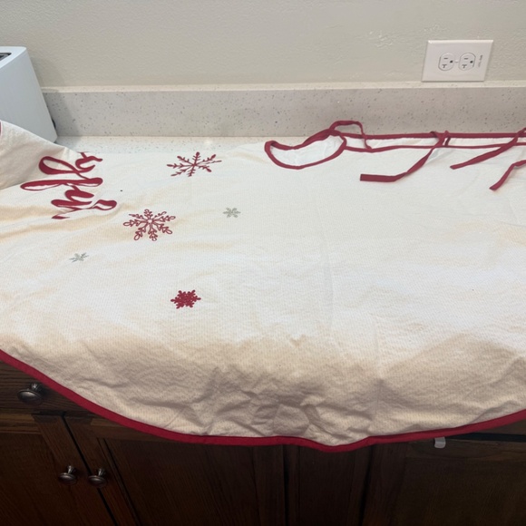 TREE SKIRT - Picture 5 of 8